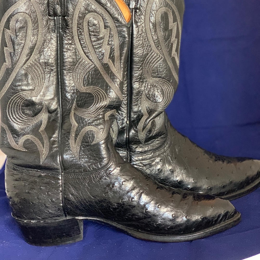 J Chisholm Ostrich Boots
Classic cut western boots